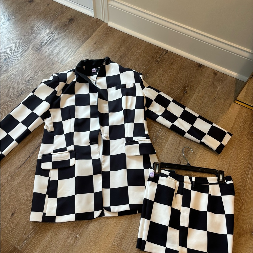 AKIRA SET BLAZER AND SHORTS